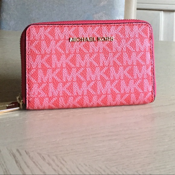 Michael Kors Jet Set Sangria Card Case - Picture 11 of 11